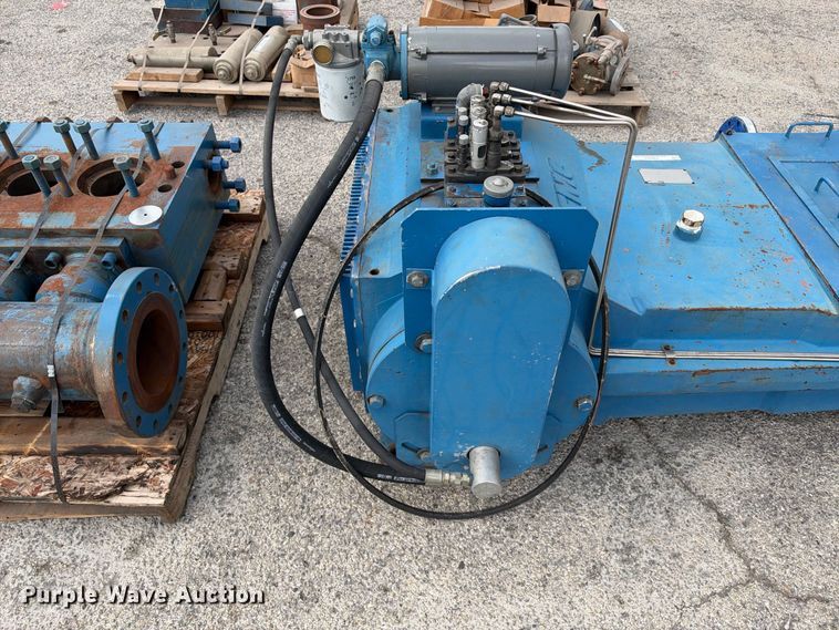 image for item FB8352 FMC M2836 API pump
