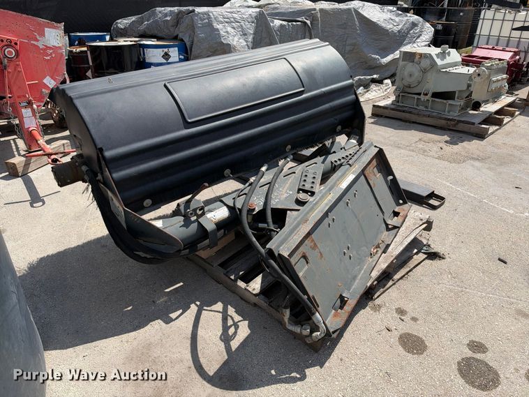 image for item FB8355 2014 Bobcat 68 angle broom skid steer broom