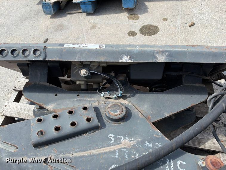 image for item FB8355 2014 Bobcat 68 angle broom skid steer broom