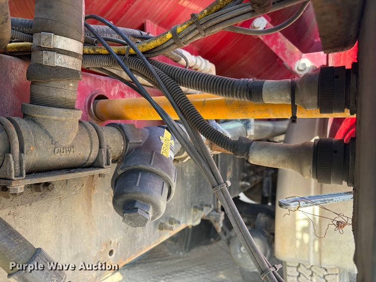 image for item FC3331 2006 Volvo VHD vacuum truck