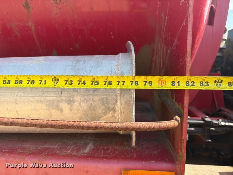 image for item FC3331 2006 Volvo VHD vacuum truck