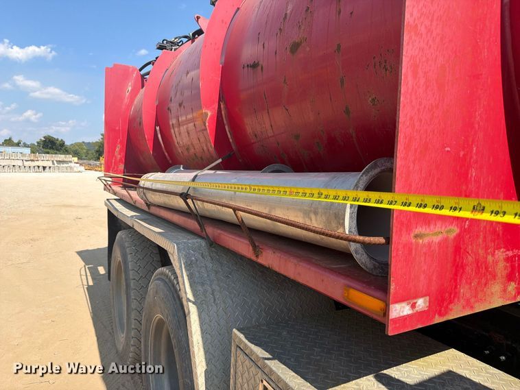 image for item FC3331 2006 Volvo VHD vacuum truck