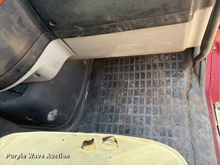 image for item FC3331 2006 Volvo VHD vacuum truck
