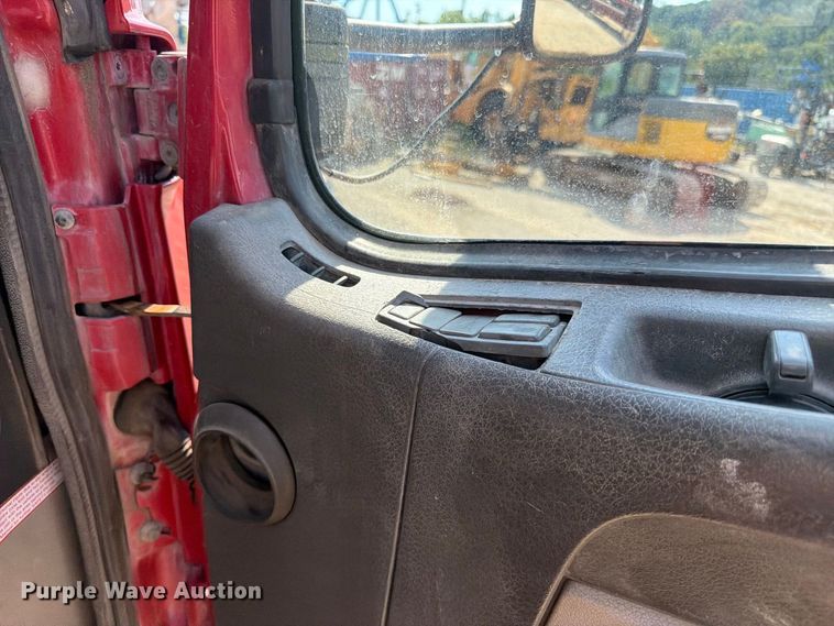 image for item FC3331 2006 Volvo VHD vacuum truck