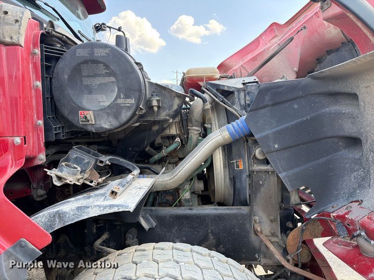 image for item FC3331 2006 Volvo VHD vacuum truck