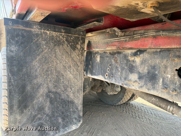 image for item FC3331 2006 Volvo VHD vacuum truck