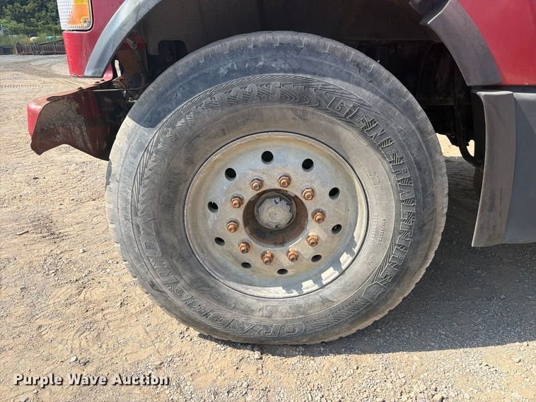 image for item FC3331 2006 Volvo VHD vacuum truck