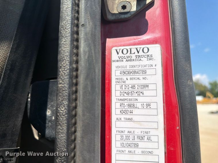 image for item FC3331 2006 Volvo VHD vacuum truck