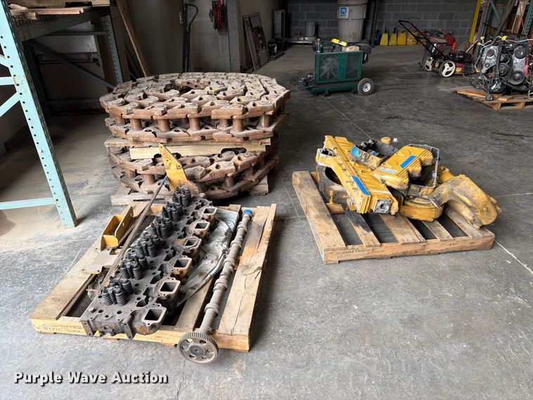 image for item FC3363 Caterpillar dozer part