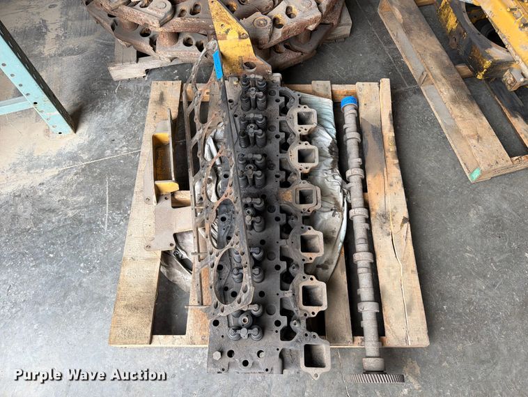 image for item FC3363 Caterpillar dozer part