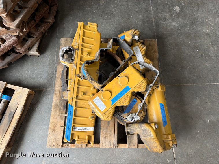 image for item FC3363 Caterpillar dozer part