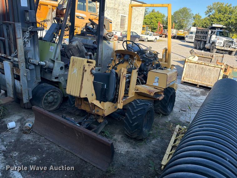 image for item FC3369 2004 Vermeer TR450 trencher