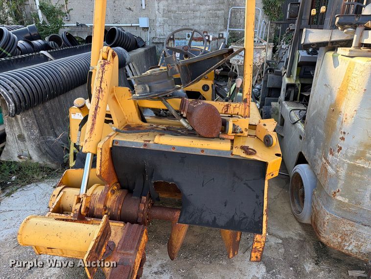 image for item FC3369 2004 Vermeer TR450 trencher