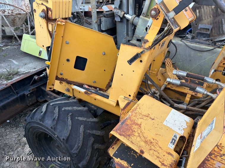 image for item FC3369 2004 Vermeer TR450 trencher