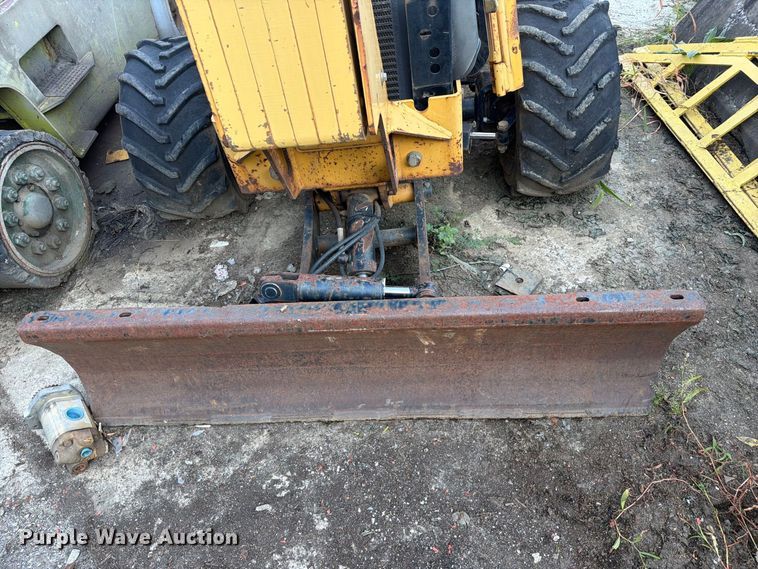 image for item FC3369 2004 Vermeer TR450 trencher