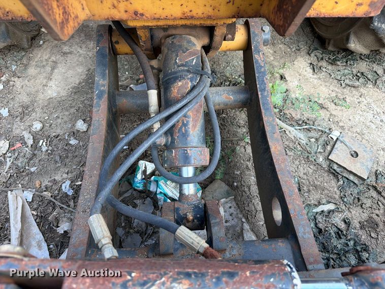 image for item FC3369 2004 Vermeer TR450 trencher