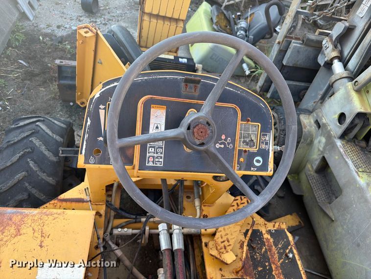 image for item FC3369 2004 Vermeer TR450 trencher