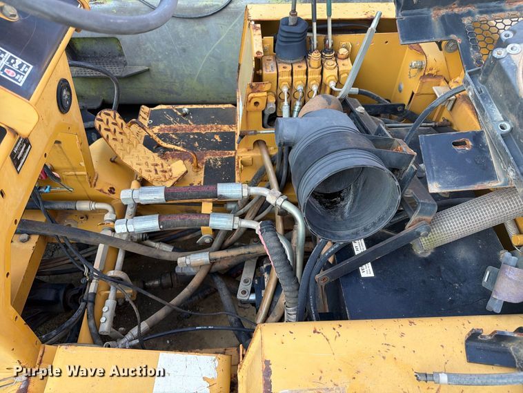 image for item FC3369 2004 Vermeer TR450 trencher