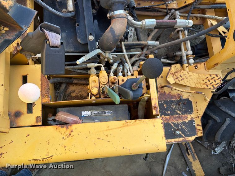 image for item FC3369 2004 Vermeer TR450 trencher