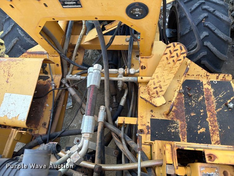 image for item FC3369 2004 Vermeer TR450 trencher