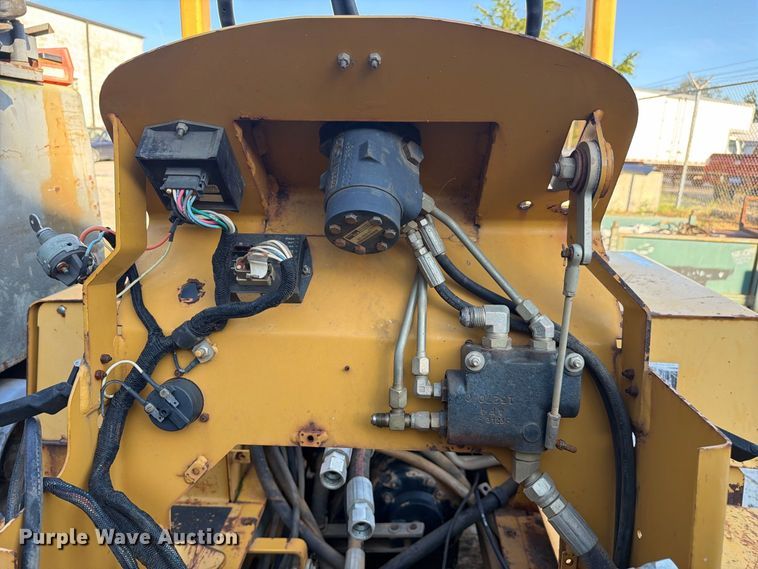 image for item FC3369 2004 Vermeer TR450 trencher