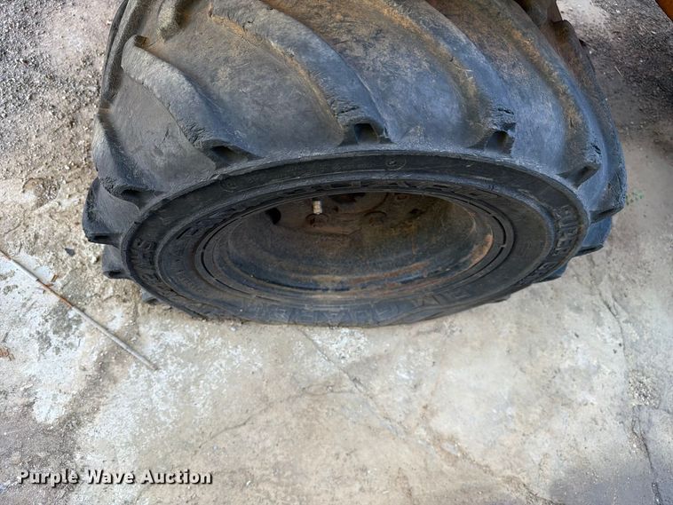 image for item FC3369 2004 Vermeer TR450 trencher
