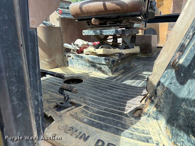 image for item FC3371 1996 John Deere 310D backhoe
