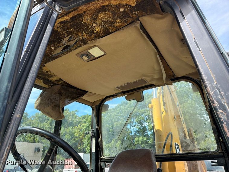 image for item FC3371 1996 John Deere 310D backhoe