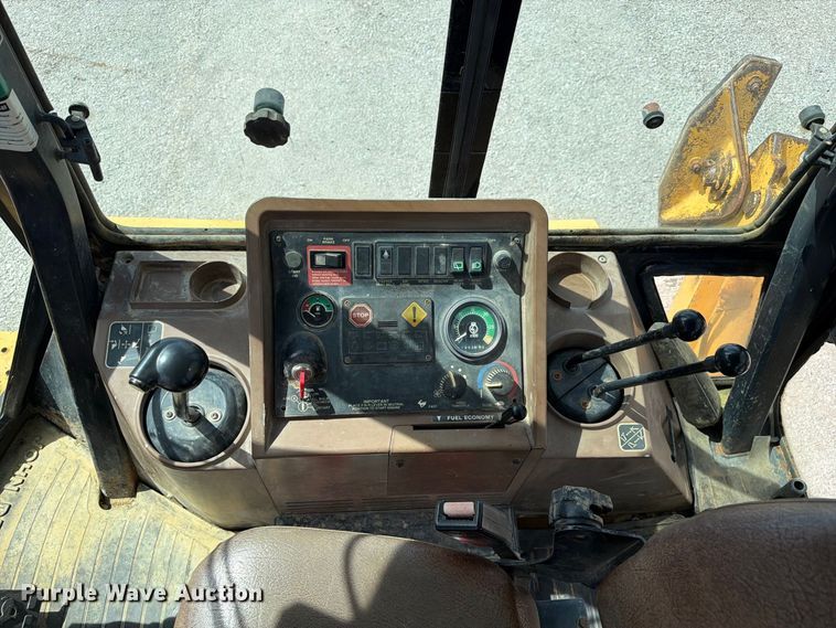 image for item FC3371 1996 John Deere 310D backhoe