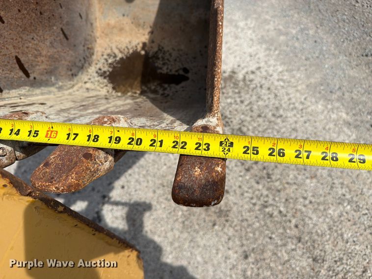 image for item FC3372 1999 Caterpillar 416C backhoe