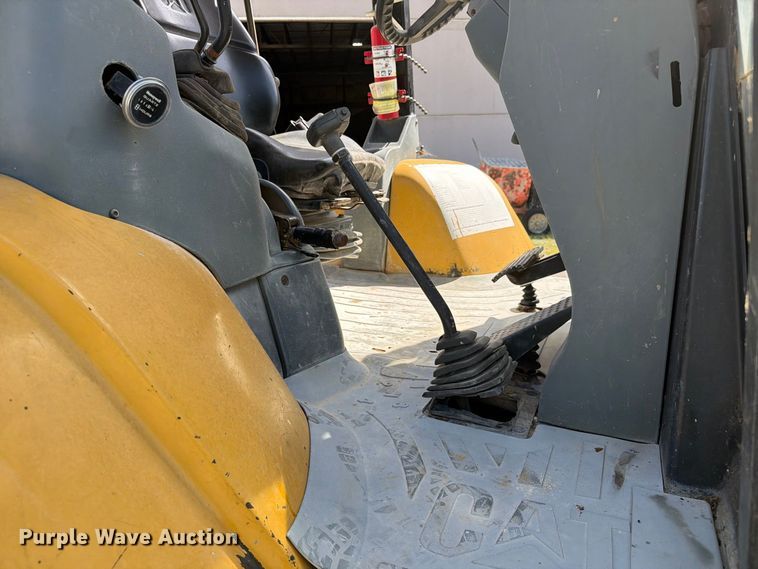 image for item FC3372 1999 Caterpillar 416C backhoe