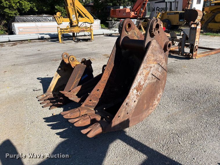 image for item FC3375 (3) excavator buckets