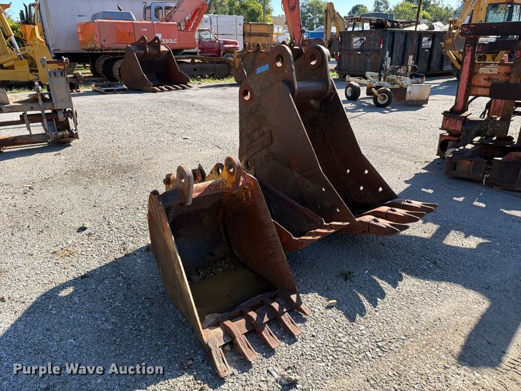 image for item FC3375 (3) excavator buckets