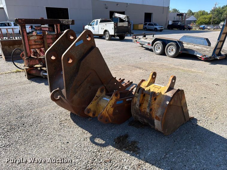 image for item FC3375 (3) excavator buckets