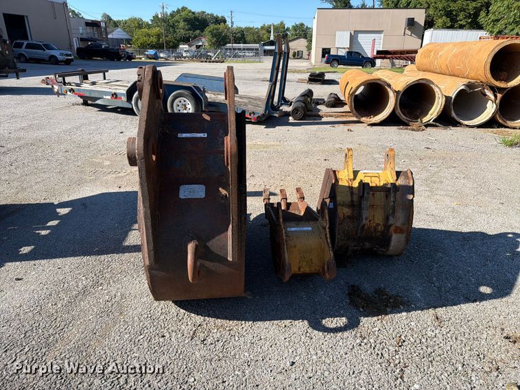 image for item FC3375 (3) excavator buckets