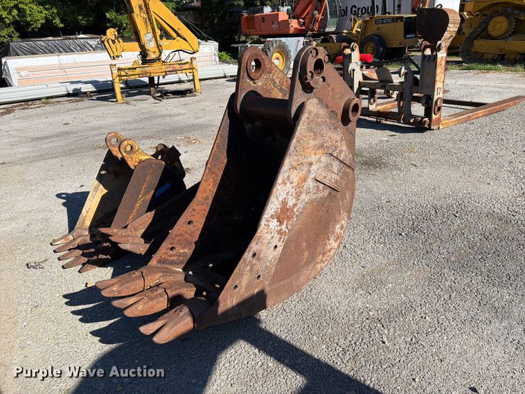 image for item FC3375 (3) excavator buckets