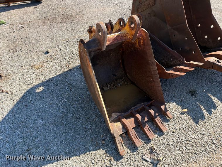image for item FC3375 (3) excavator buckets