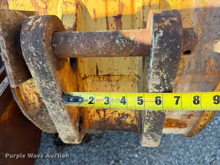 image for item FC3375 (3) excavator buckets