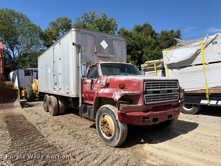 image for item FC3377 1985 Ford F700 fuel / lube truck