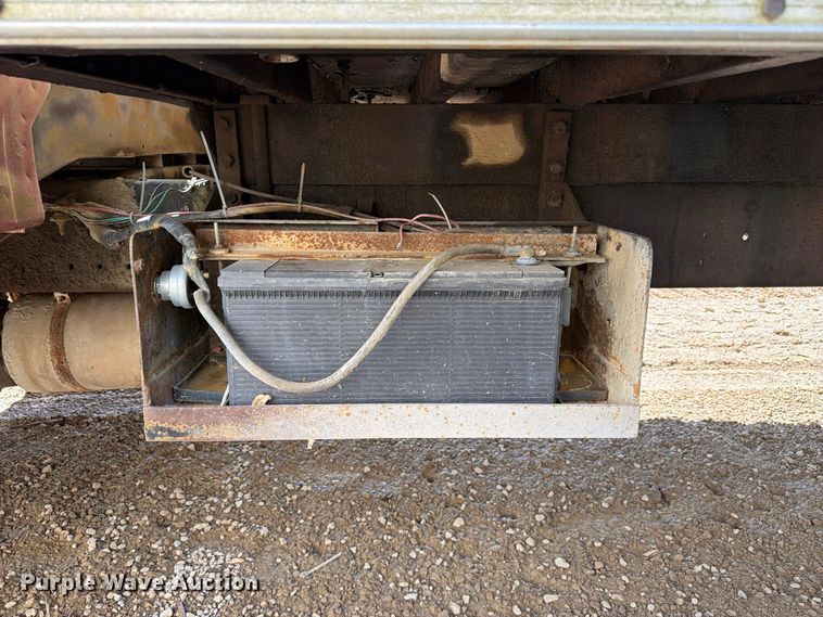 image for item FC3377 1985 Ford F700 fuel / lube truck
