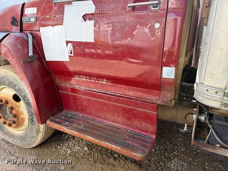 image for item FC3377 1985 Ford F700 fuel / lube truck