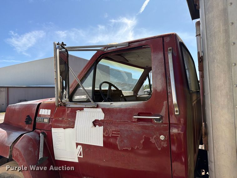 image for item FC3377 1985 Ford F700 fuel / lube truck