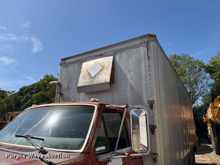 image for item FC3377 1985 Ford F700 fuel / lube truck