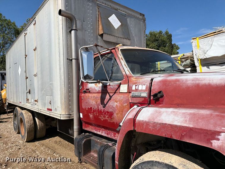 image for item FC3377 1985 Ford F700 fuel / lube truck