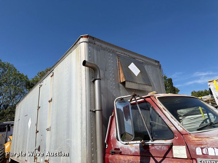 image for item FC3377 1985 Ford F700 fuel / lube truck