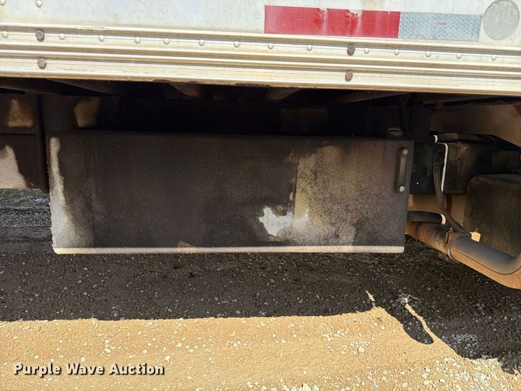 image for item FC3377 1985 Ford F700 fuel / lube truck