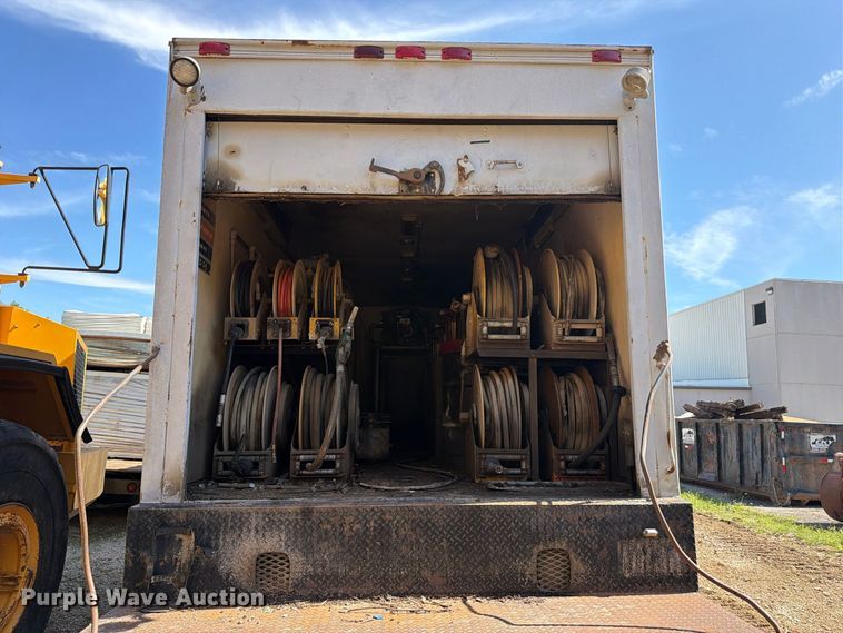 image for item FC3377 1985 Ford F700 fuel / lube truck