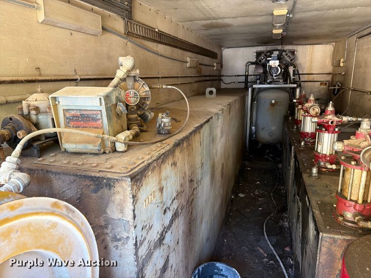 image for item FC3377 1985 Ford F700 fuel / lube truck