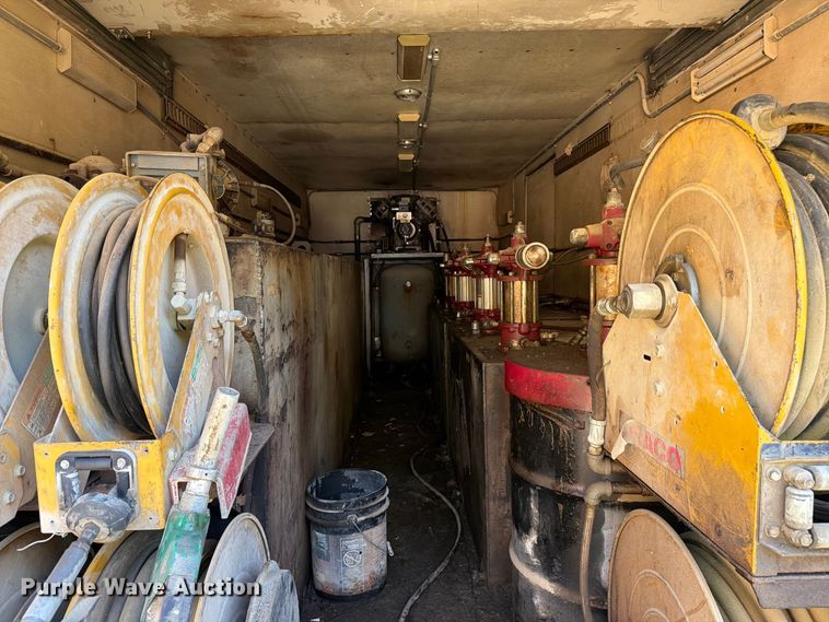 image for item FC3377 1985 Ford F700 fuel / lube truck