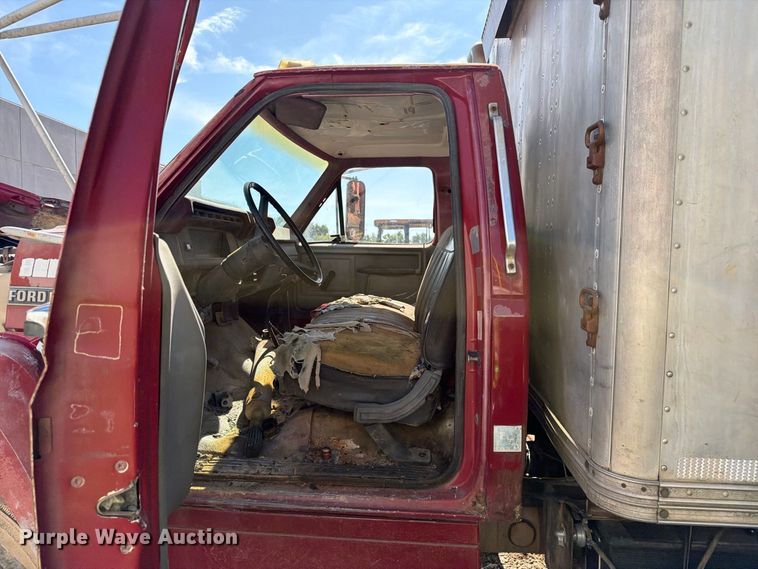 image for item FC3377 1985 Ford F700 fuel / lube truck